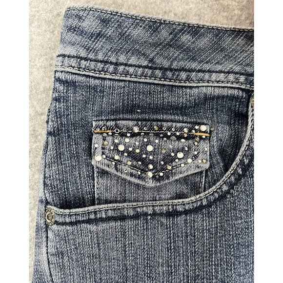 Chico’s Platinum Women’s Capri Jeans Size 3 Rhinestone Pocket Stretch Denim - Picture 1 of 14